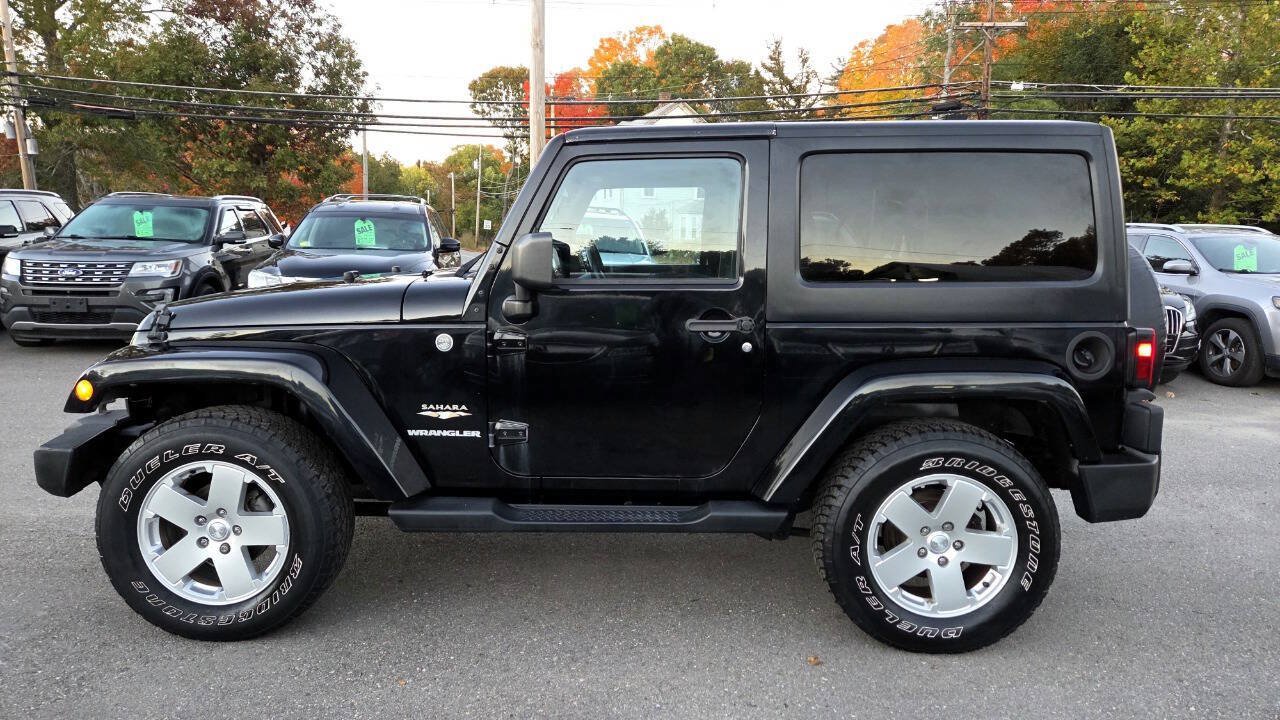 Used 2012 Jeep Wrangler Sahara w/ Dual Top Group AWD/4WD image 8