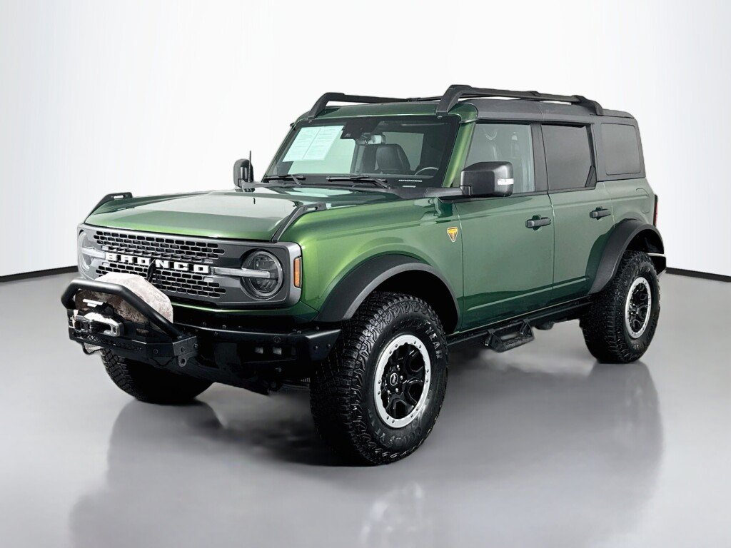 Used 2023 Ford Bronco Badlands w/ Sasquatch Package AWD/4WD image 1