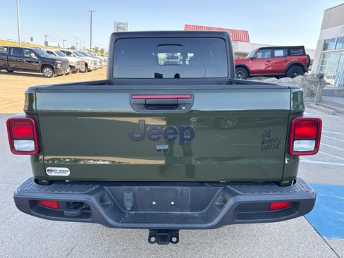 Used 2022 Jeep Gladiator Sport AWD/4WD image 8