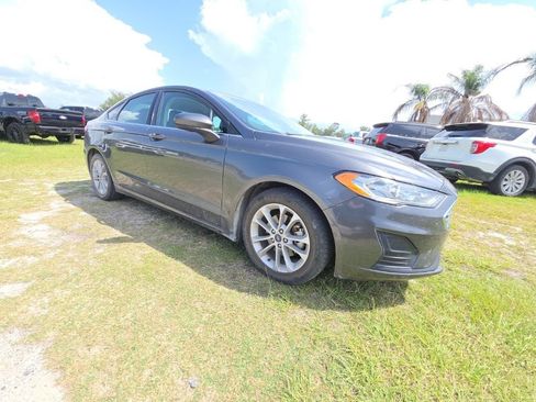 Used 2020 Ford Fusion SE FWD image 4