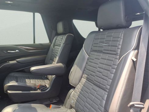 Used 2021 Cadillac Escalade Sport Platinum RWD image 14