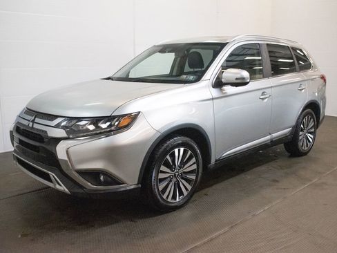 Used 2019 Mitsubishi Outlander AWD image 8