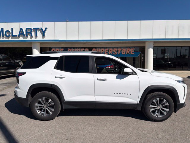 Used 2025 Chevrolet Equinox LT w/ Convenience Package II AWD/4WD image 2