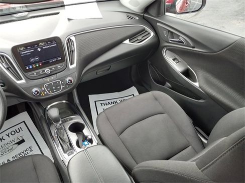 Used 2024 Chevrolet Malibu LT image 15