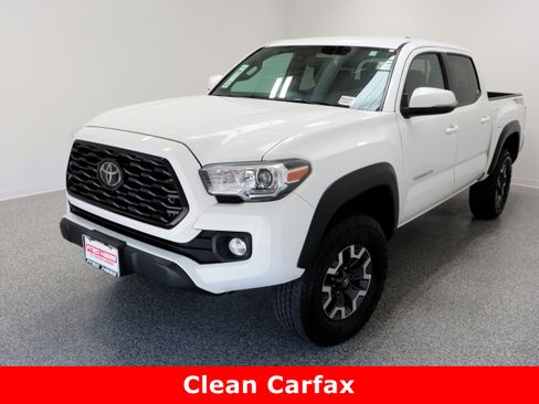 Used 2023 Toyota Tacoma TRD Off-Road w/ Technology Package image 2