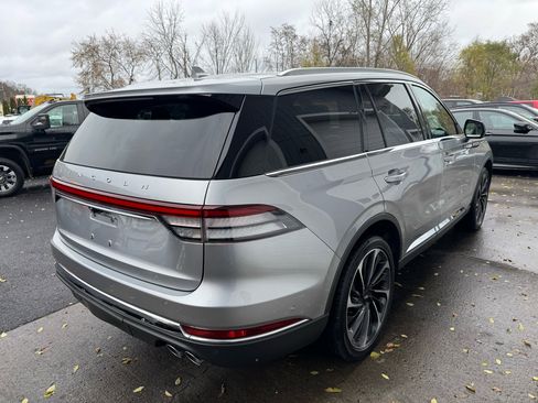 Used 2020 Lincoln Aviator Reserve w/ Equipment Group 202A image 4