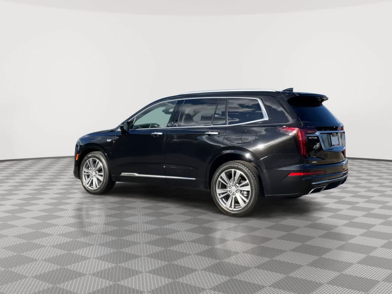 Certified 2024 Cadillac XT6 Premium Luxury w/ Technology Package AWD/4WD image 6