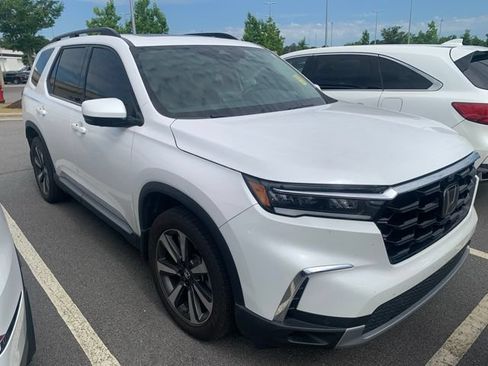 Used 2024 Honda Pilot Elite image 2