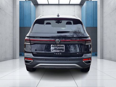 New 2026 Volkswagen Taos SEL image 29