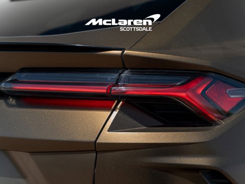 Used 2021 Lamborghini Urus AWD/4WD image 29