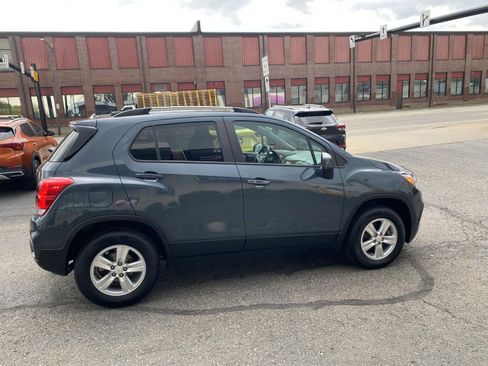 Certified 2022 Chevrolet Trax LT w/ Driver Confidence Package AWD/4WD image 7
