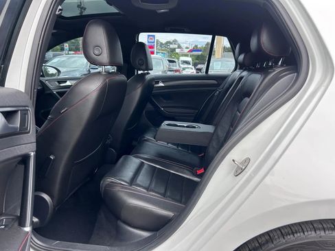 Used 2019 Volkswagen Golf 4-Door FWD image 13
