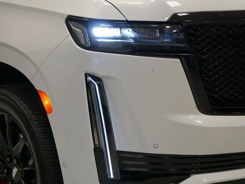 New 2024 Cadillac Escalade ESV Sport Platinum w/ LPO, ONYX Package image 10