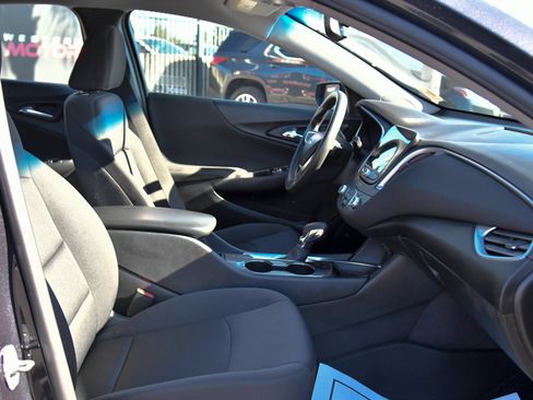 Used 2022 Chevrolet Malibu LS FWD image 38