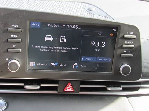 Used 2023 Hyundai Elantra Blue image 12