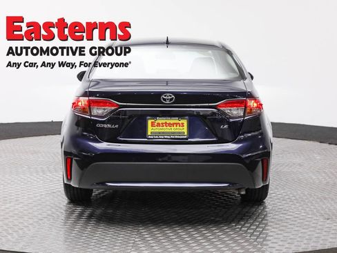 Used 2022 Toyota Corolla LE image 6