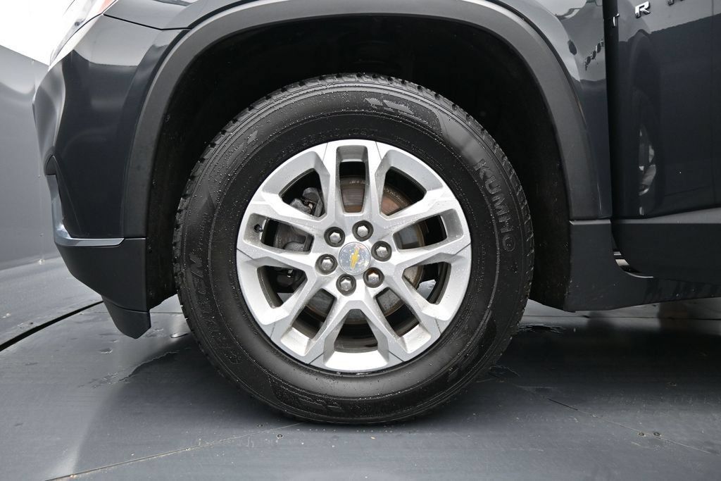 Used 2020 Chevrolet Traverse LT w/ LPO, Floor Liner Package FWD image 26