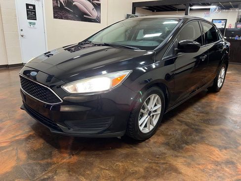 Used 2018 Ford Focus SE image 5