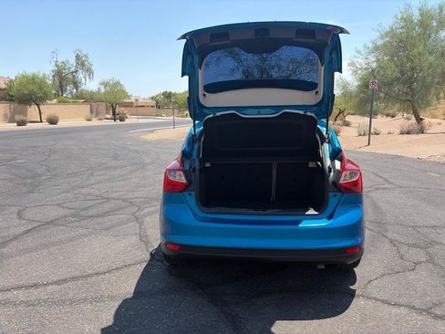 Used 2014 Ford Focus SE FWD image 9