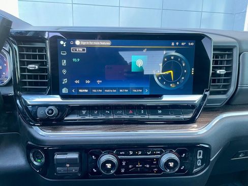 Used 2025 Chevrolet Silverado 2500 LT w/ Safety Package image 16