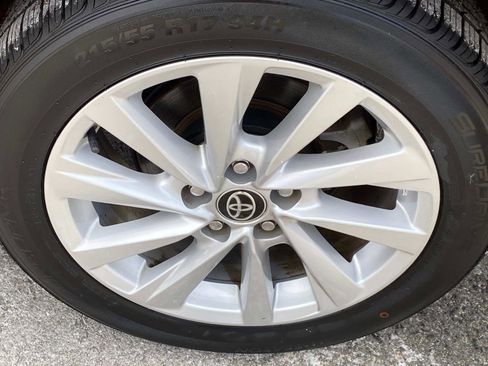 Used 2023 Toyota Camry LE image 23