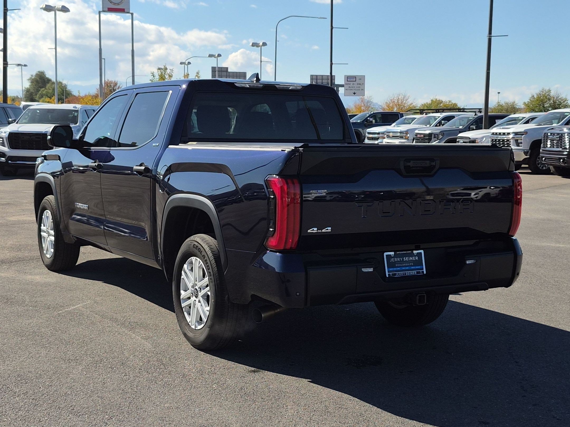 Used 2023 Toyota Tundra SR5 w/ SR5 Convenience Package AWD/4WD image 4