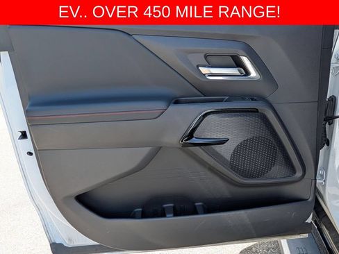 Used 2025 Chevrolet Silverado EV RST AWD/4WD image 26