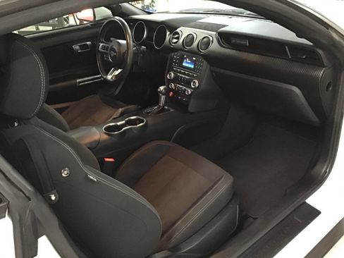 Used 2018 Ford Mustang Coupe RWD image 22