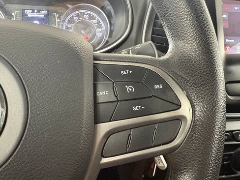 Used 2020 Jeep Cherokee Latitude FWD image 21