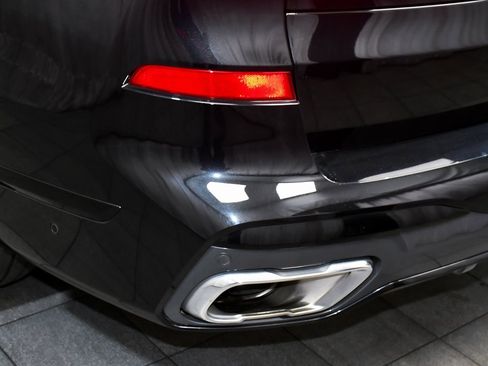 Used 2023 BMW X7 xDrive40i w/ M Sport Package image 95