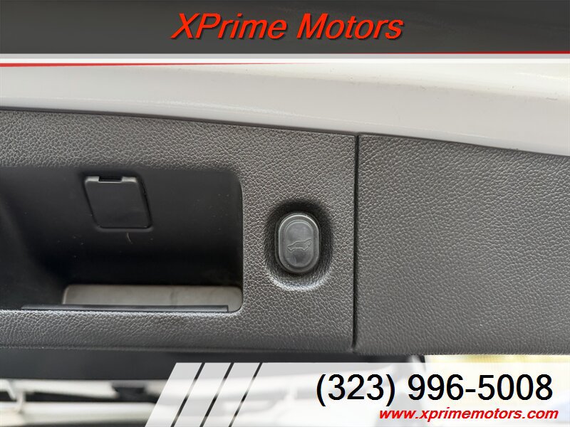Used 2016 GMC Yukon SLT w/ Open Road Package AWD/4WD image 16
