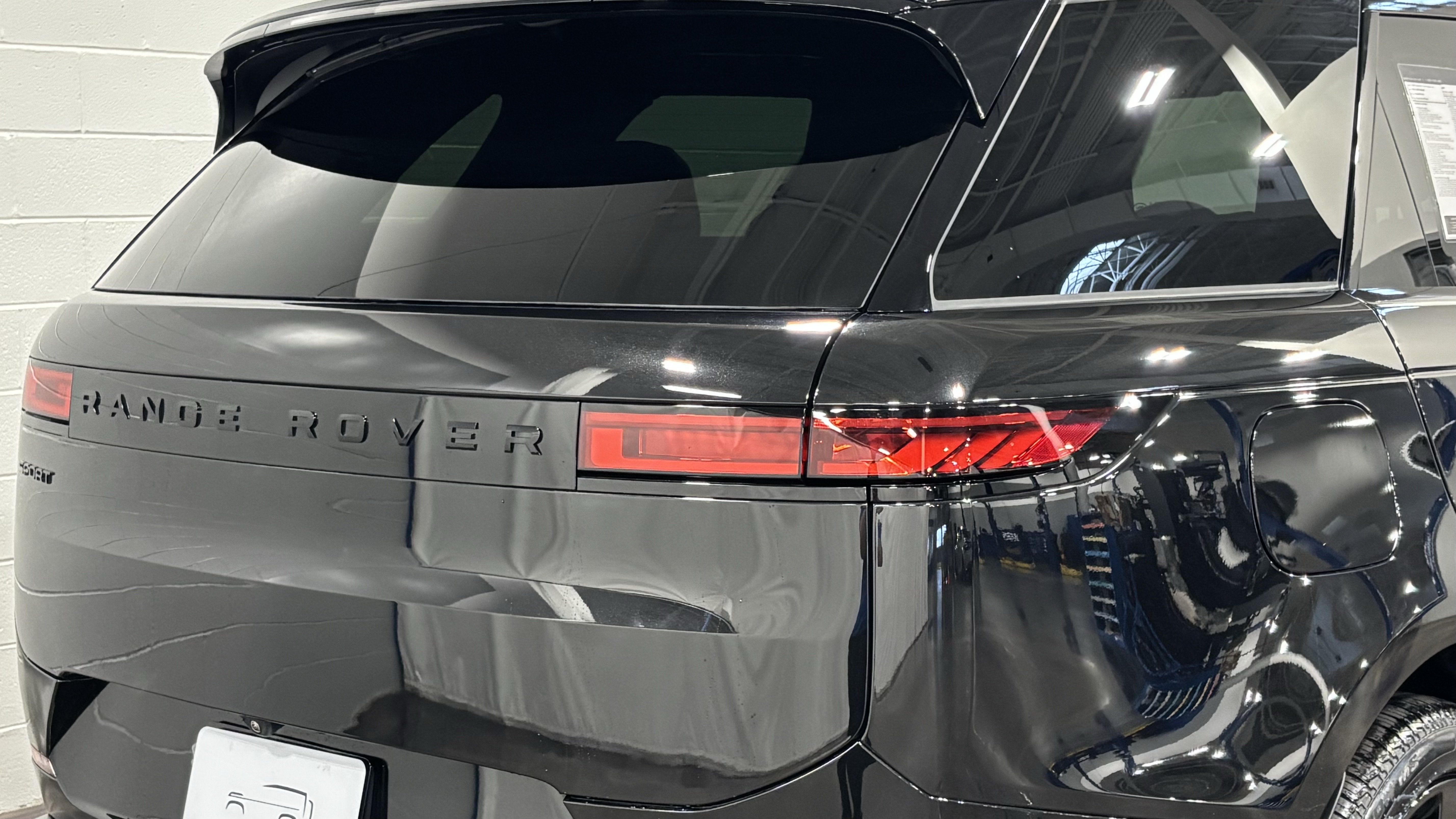 New 2026 Land Rover Range Rover Sport Dynamic SE AWD/4WD image 18