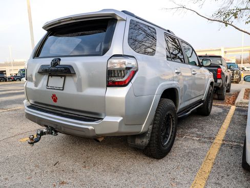Used 2019 Toyota 4Runner TRD Off-Road image 7