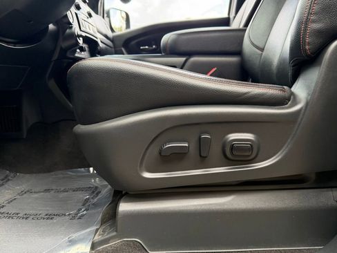 Used 2020 Nissan Titan PRO-4X w/ Pro-4x Convenience Package image 27