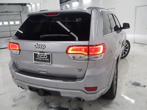 Used 2018 Jeep Grand Cherokee Overland AWD/4WD image 8