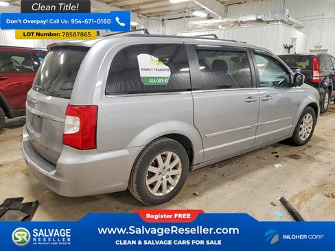 Used 2013 Chrysler Town & Country Touring image 4