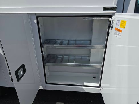 New 2025 Chevrolet Express 3500 w/ Power Convenience Package image 37