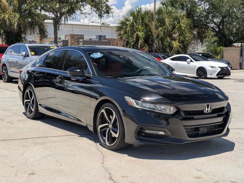 Used 2018 Honda Accord Sport image 4