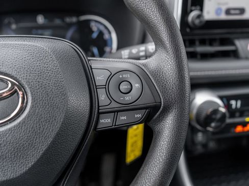 Certified 2023 Toyota RAV4 LE AWD/4WD image 22