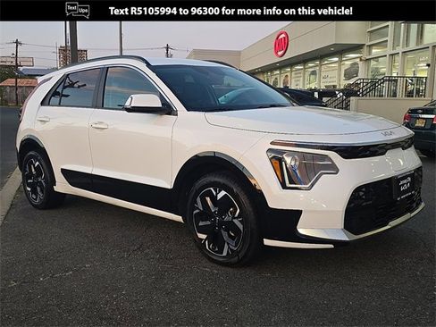 Certified 2024 Kia Niro Wind image 1
