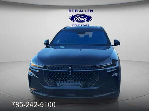 Used 2024 Lincoln Nautilus Reserve w/ Equipment Group 203A image 8