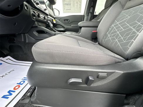 New 2026 Nissan Frontier SV image 12