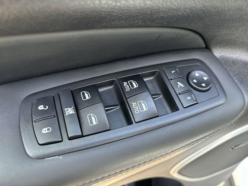 Used 2018 Jeep Grand Cherokee Summit AWD/4WD image 9