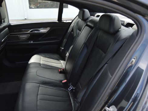 Used 2016 BMW 740i RWD image 23