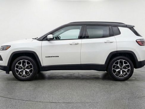 Used 2025 Jeep Compass Limited AWD/4WD image 5