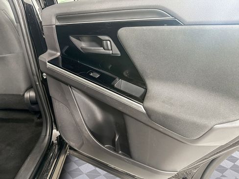 Used 2024 Subaru Solterra Premium image 28