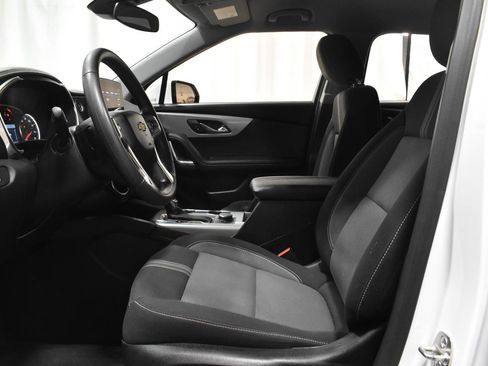 Used 2025 Chevrolet Blazer LT AWD/4WD image 3