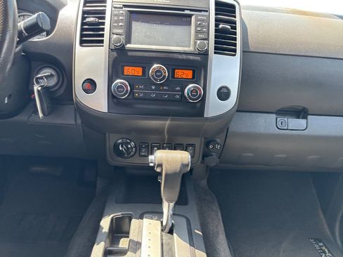 Used 2018 Nissan Frontier PRO-4X AWD/4WD image 12