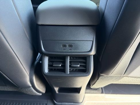 New 2026 Chevrolet Equinox LT w/ Convenience Package II AWD/4WD image 30