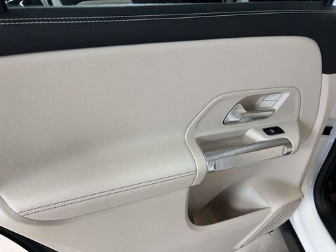 Certified 2022 Mercedes-Benz GLB 250 4MATIC image 11